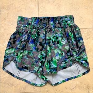 Lululemon Track That Mid-Rise Lined Shorts- Size 4